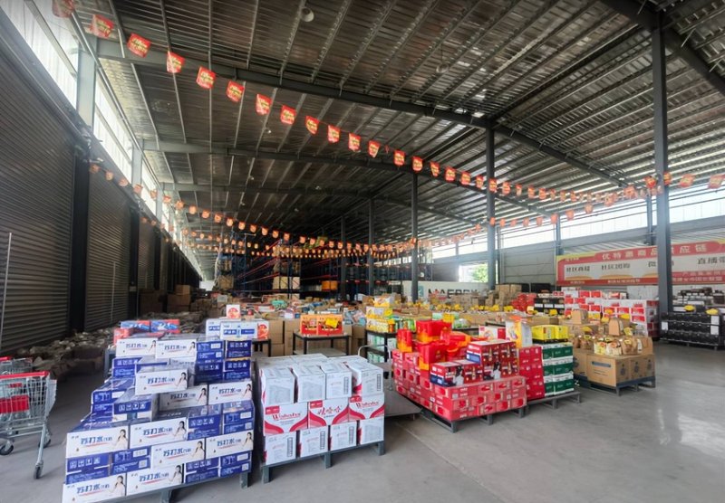 在食品加工业，我们经常面临如何提高生产效率和产品质量的挑战。今天我们就来对比分析两种常见的食品加工方法——传统手工加工与现代机械自动化加工。