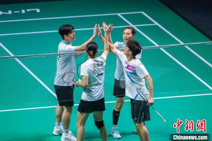 2024年中国·太原锦绣杯羽毛球公开赛开打 首日