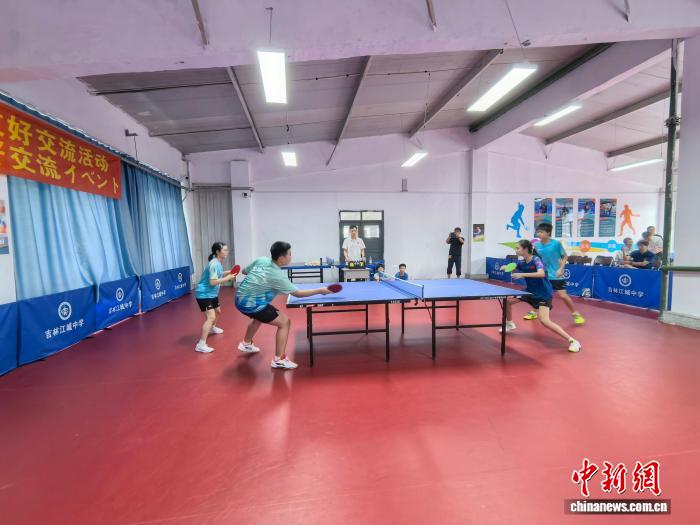 中日青少年乒乓交流赛在吉林市展开混双对决
