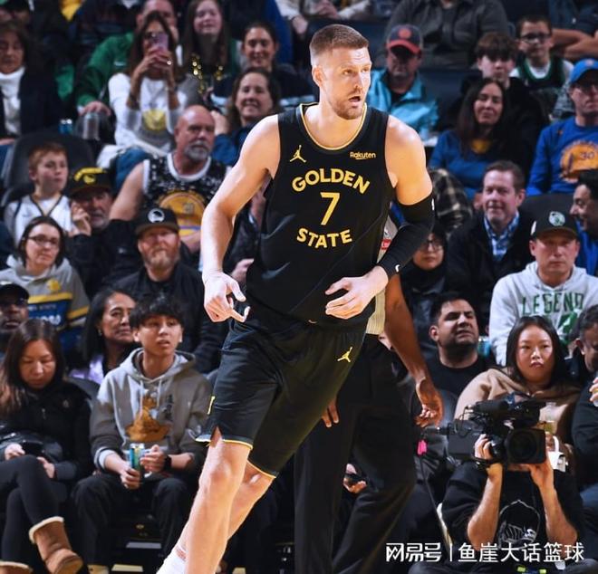 凯尔特人双星闪耀掀翻勇士 布朗生涯得分突破历