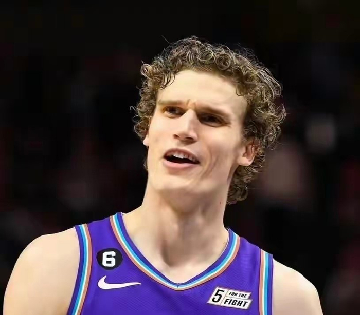 库里训练强度提升或冲击附加赛 爵士国王摆烂引