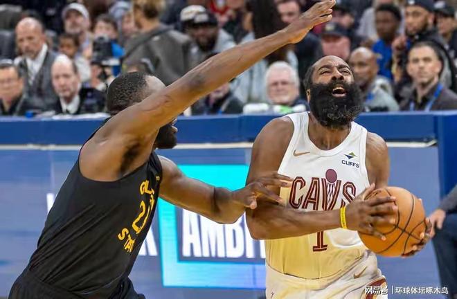 勇士残阵三连败骑士胜，年轻球员力挽狂澜