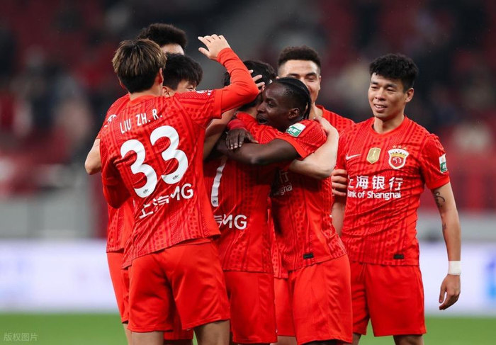 让·克劳德首秀破门引爆海港主场，中场新援展现