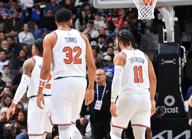 雷霆12连胜登顶联盟第一，冠军相初现