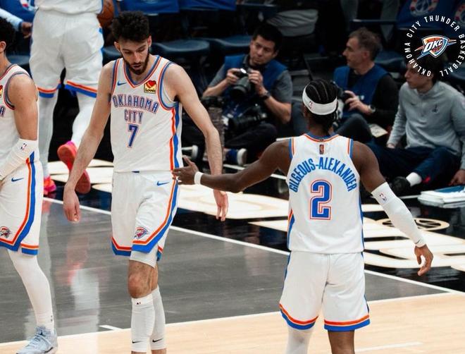 雷霆12连胜登顶联盟第一，冠军相初现