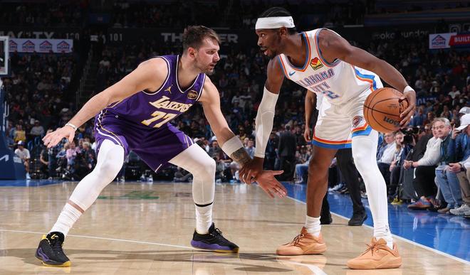 雷霆12连胜登顶联盟第一，冠军相初现